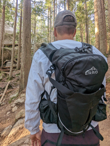 ERRO Cycling Hiking Backpack with 2L Hydration Bladder - 9/13L